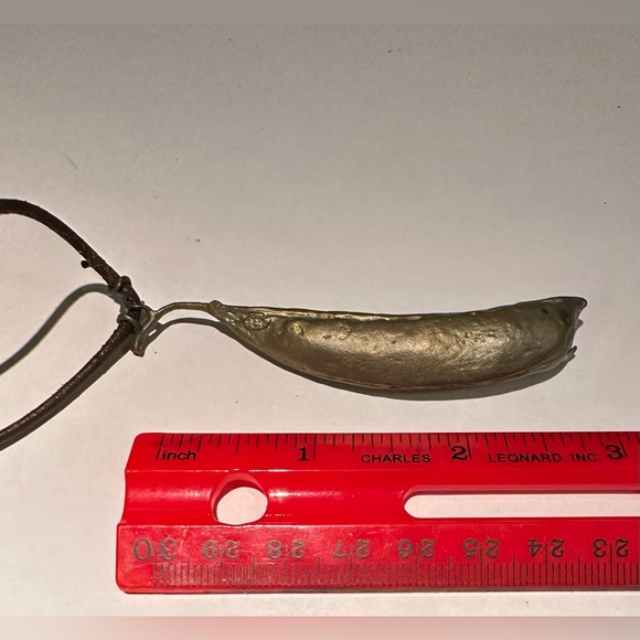 Michael Michaud Pea Pod Necklace - 7 Cultured Pearl Peas - Picture 6 of 7